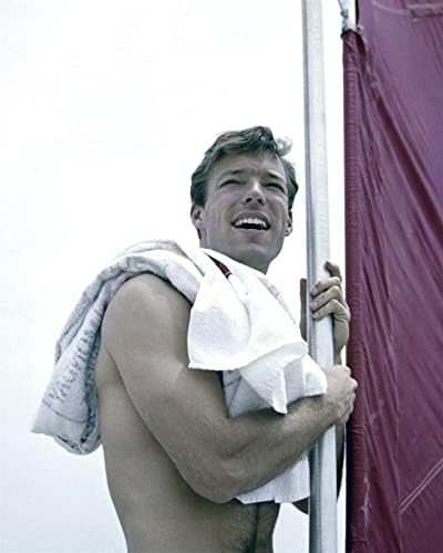 Ричард Чембърлейн beefcake 1960-те кърпа без риза през рамо 8x10 снимка