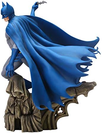 Статуята на Батман в мащаб 1/6 от Enesco Grand Jester Studios Пусната в Ограничен Тираж от 1500 копия по целия